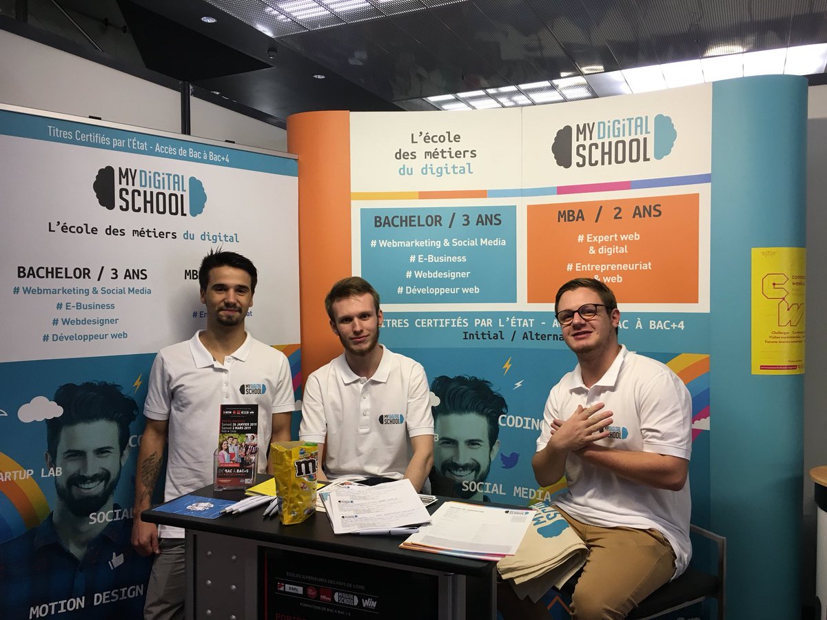 Salon de l’étudiant à Tours avec les B1 de <a href="/MDSAngers/">MyDigitalSchool49Student</a>  #studyrama #MDSbiwan