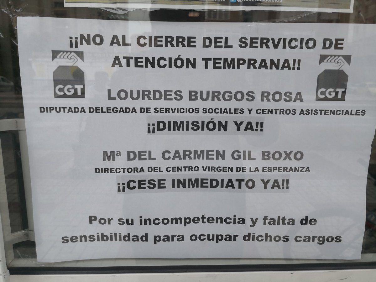 tmdiez's tweet photo. Y después los del @PPMijas con @lurdesburgos de abanderada junto al malagueño @JuanMa_Moreno se pondrán a hablar de los #ServiciosSociales de #Mijas y lo mal que van gracias a la mala gestión de @CsMijas basada en el #enchufismo. @CGTaytoMijas @CGT https://t.co/w3MidFvR0m