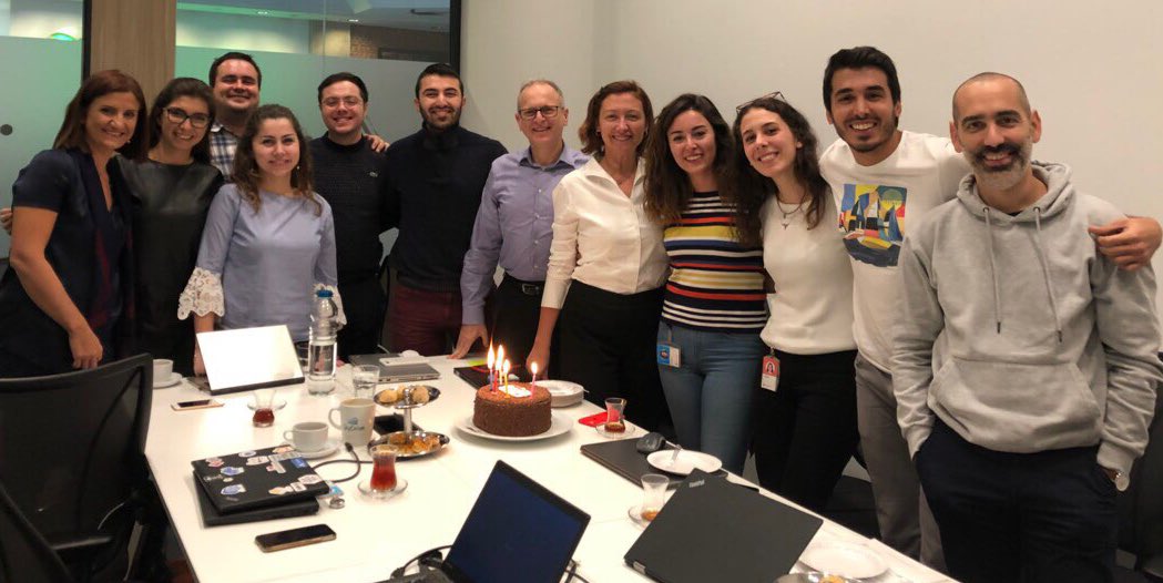 CigdemKayali's tweet photo. Microsoft kariyerimde yeni bir rotaya yelken açtım. Ortadoğu ve Afrika bölgesinde İş Ortakları ekibinde Teknoloji Direktörüyüm. Ekibimle hedefimiz iş ortaklarının yeni teknolojiler ile işlerini büyütmelerine destek olmak. Yeni iş, yeni heyecan. #kariyer #Microsoft https://t.co/QDtC5rjmgj