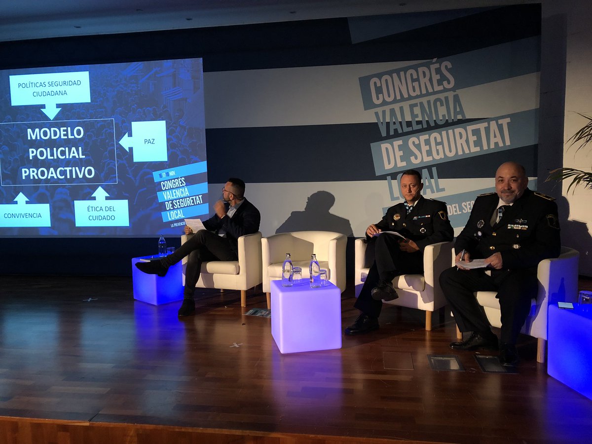 Congreso_ICV's tweet photo. Congreso Valenciano de Seguridad Local.
#PolicíasLocales #AVSRE  
#SeguridadLocal2018 
#SeguretatLocal2018
La #MediaciónPolicial #OtraFormadeHacerPolicía https://t.co/iUo1lecADi