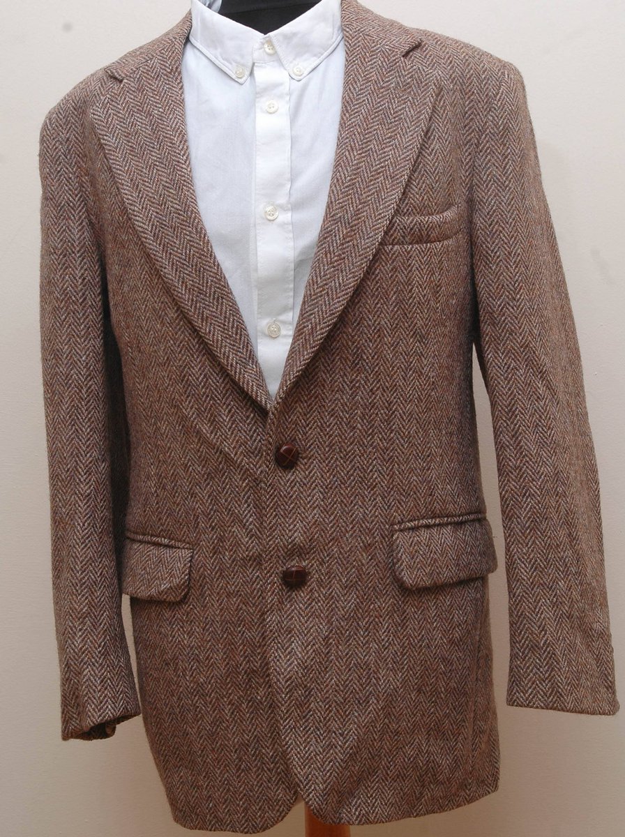 puppy_vintage's tweet photo. Excited to share this item from my #etsy shop: Mens Brown Herringbone Harris Tweed Jacket 40 in chest
#vintagejacket #harristweed #retrojacket #menscoat #vintagetweed https://t.co/XXp41KLsNS https://t.co/vb6zBpoPLm