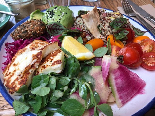 Mum and daughter day shopping, chatting, discovering what made us laugh this week 🤣, what made us feel great 🌸 and challenges we overcame or saw from a different perspective 👏 ..............Oh and good food 🥘........always good food tops off a great … ift.tt/2zesXAD