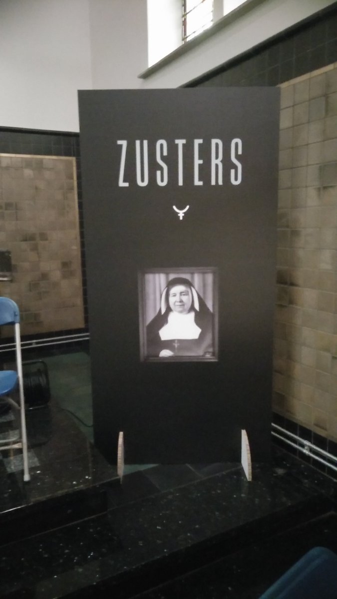 Valendum's tweet image. Ook onze tentoonstellingspanelen voor #Zusters zijn klaar! De tentoonstelling is vanaf dinsdag gratis te bezichtigen in de #Sint-Jozefskliniek van #Izegem. Straks stellen we ons boek voor aan de zusters zelf. Spannend!