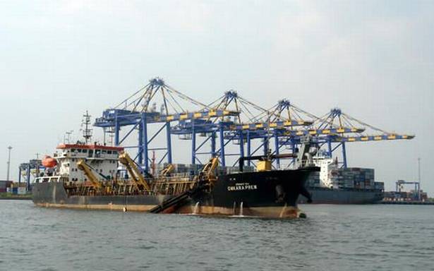 businessline's tweet image. #KochiPort gets digital container tracking solution bit.ly/2QO9T38