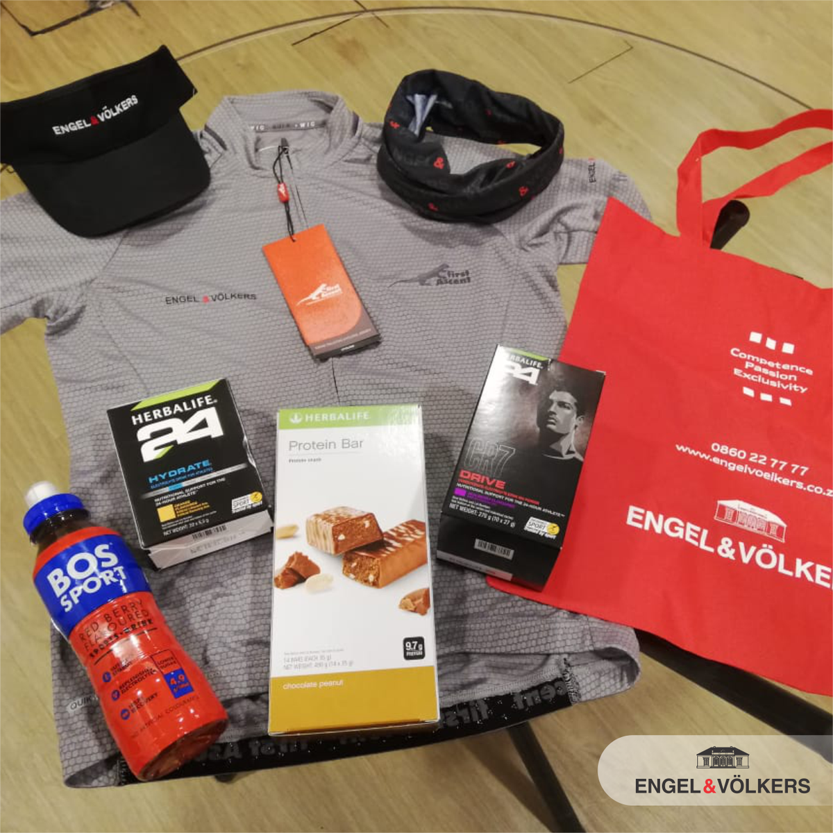 engelvolkersZA's tweet image. We are getting ready for the 94.7 with our E&amp;amp;V team race packs delivered. A big thank you to our sponsors! #bosssport #Haveashake #engelvolkersZA #CC2018 #LoveCycling