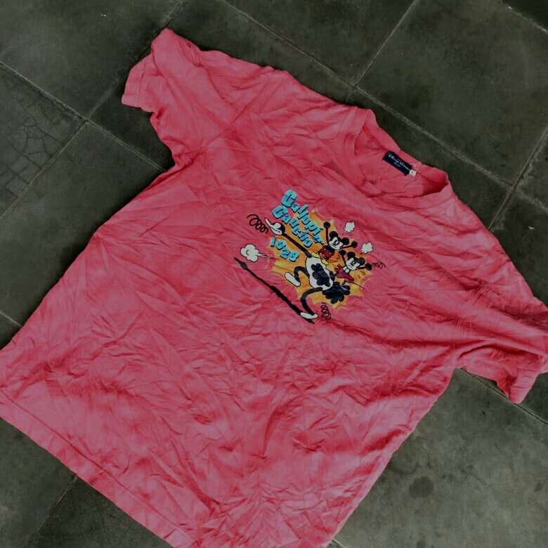 1993secondstuff's tweet image. Vintage Disney

Size L unisex 
Good condition
IDR 75 k

Cod yk
Rekber buka lapak 
Ig @1993_secondstuff
#second #bajubekas #vintage