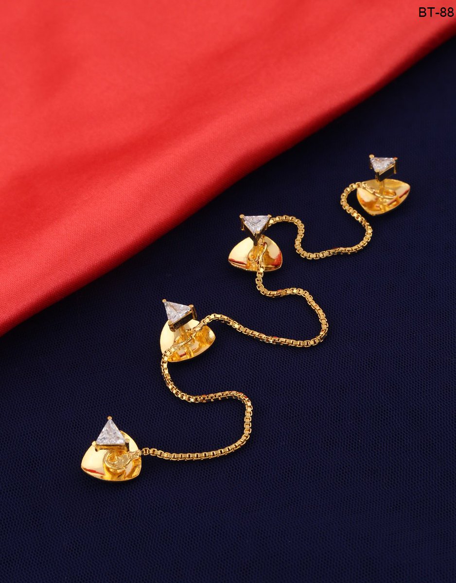 AnuradhaArts's tweet image. Tradition and opulence go hand in hand at Indian weddings, which is why Anuradha Art jewellery pay close attention not only the bride but the groom too. To see more kurta button designs click on the link:bit.ly/2M9CbSD
#kurtabutton #mensjewellery 
#buttonforkurta