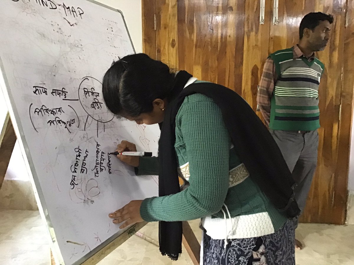 IdeosyncMedia's tweet photo. We’re teaching the trainees at Nityananda Janvani #CR 91.2 in Purulia, West Bengal, learn how to use #participatoryresearch techniques to refine their formative research for content #ImprovingCR #CommunityResponsive @MANT_NGO https://t.co/irbKRfqIII