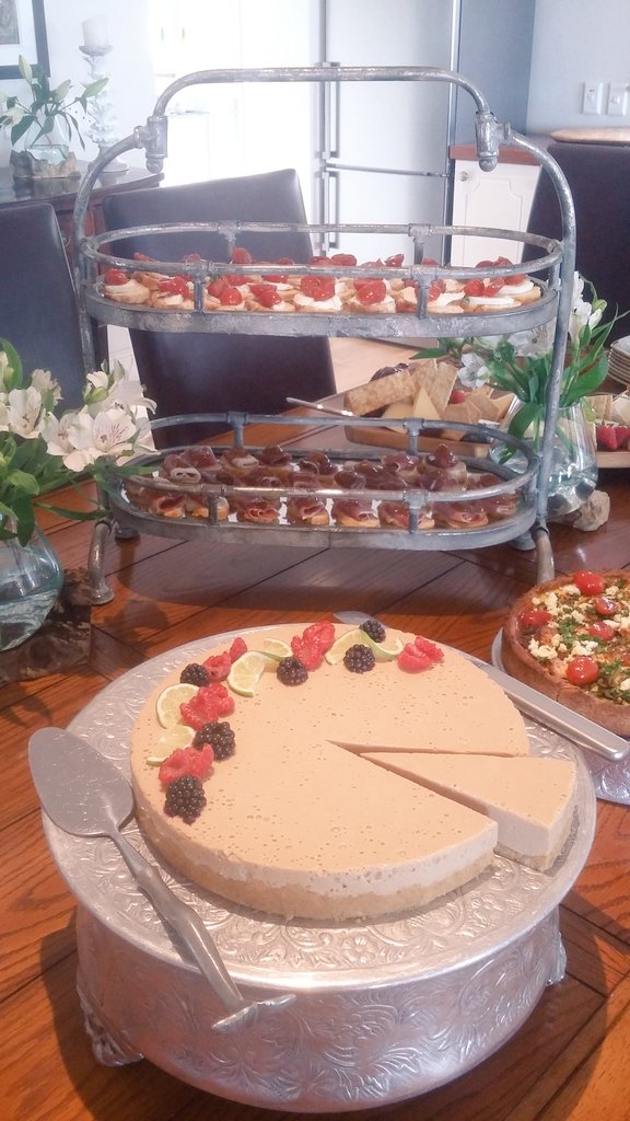 LucyCorne's tweet photo. Penguins, mimosas, ocean views and piles of breakfast. Spectacular way to start a weekend. #bloggersbreakfast @Tintswalolodges Boulders. How's your Saturday!!? #TintswaloatBoulders https://t.co/kThfE9kC7x