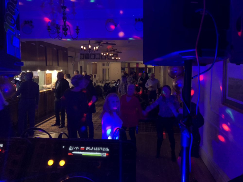 Romfordgolfclub's tweet photo. Such a great night for our soul club night, music was superb and we all danced the night away #dancing #membershavingfun #traditionalgolfclub #rgc https://t.co/gopuGJogwJ