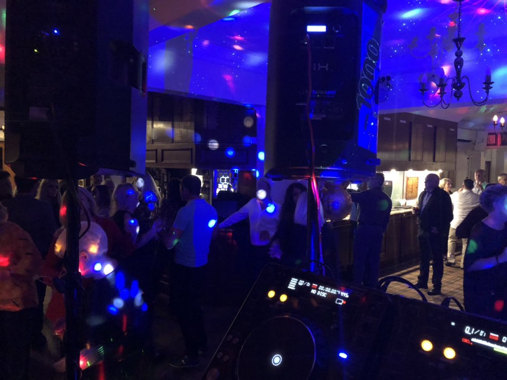Romfordgolfclub's tweet photo. Such a great night for our soul club night, music was superb and we all danced the night away #dancing #membershavingfun #traditionalgolfclub #rgc https://t.co/gopuGJogwJ
