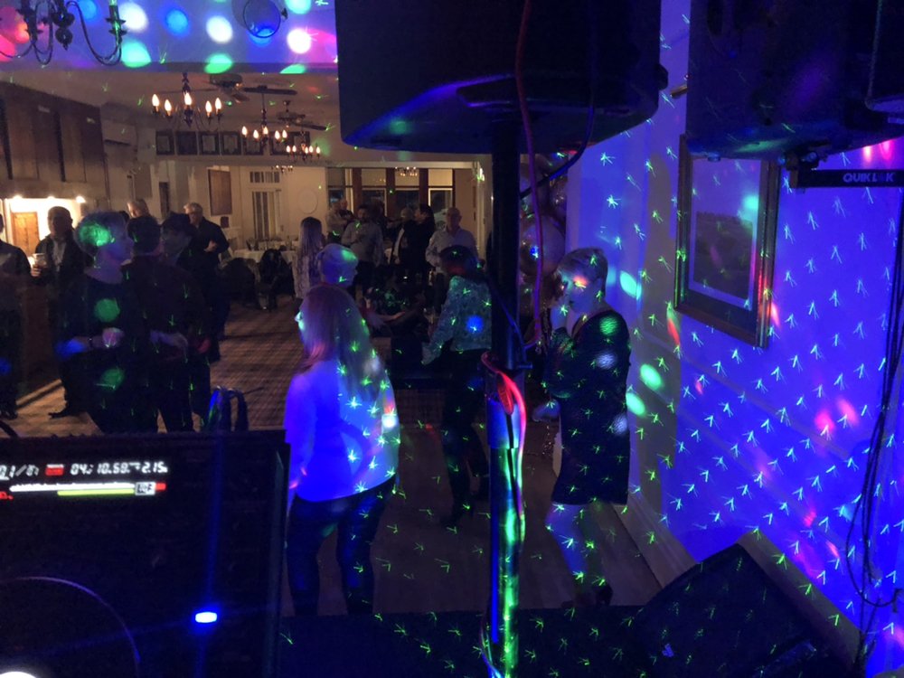 Romfordgolfclub's tweet photo. Such a great night for our soul club night, music was superb and we all danced the night away #dancing #membershavingfun #traditionalgolfclub #rgc https://t.co/gopuGJogwJ