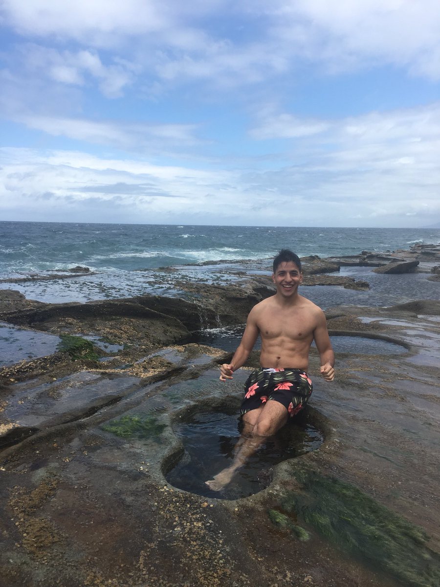 DieMonte's tweet photo. Feliz en estos mini cenotes #FigureEightPools https://t.co/EZApq0pEHT