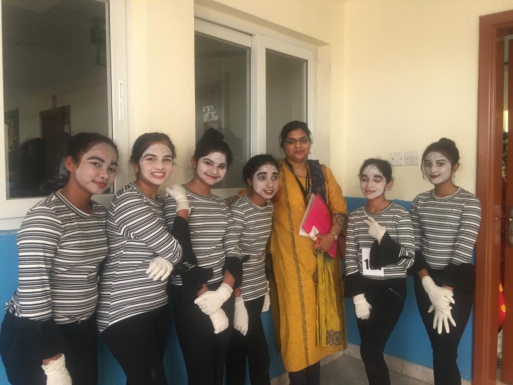 StJosephs_UAE's tweet photo. Josephites ready to present a mime
#youfest2018 #youfest #SJS #UAE https://t.co/dSgCKzikIu