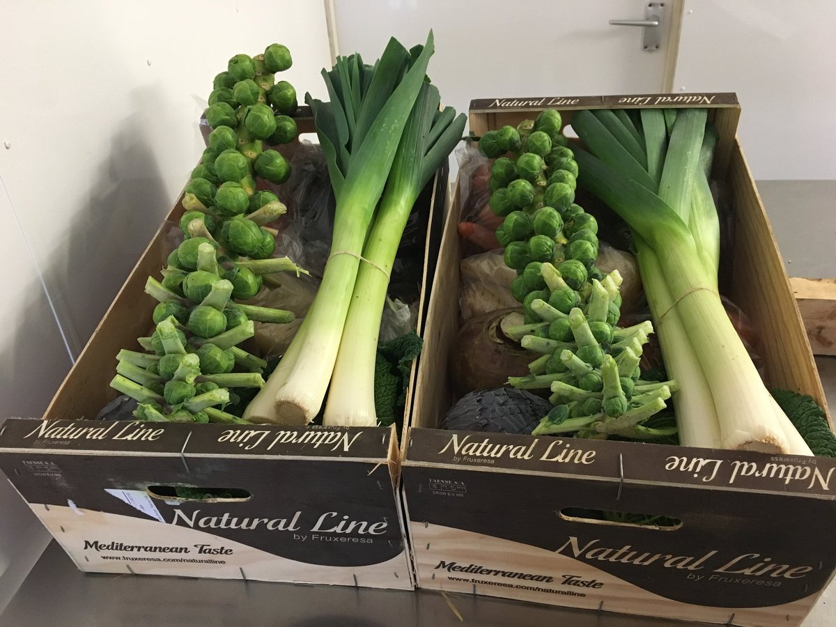 What are you up to this weekend? Do pop into the farm or get in touch to order your Christmas goose, turkey &amp; Glos. old spot sausages, we would love to hear from you! We also have veg boxes just like these ones to order ready for Christmas! 👇 #SmallBusinessSaturday #buylocal