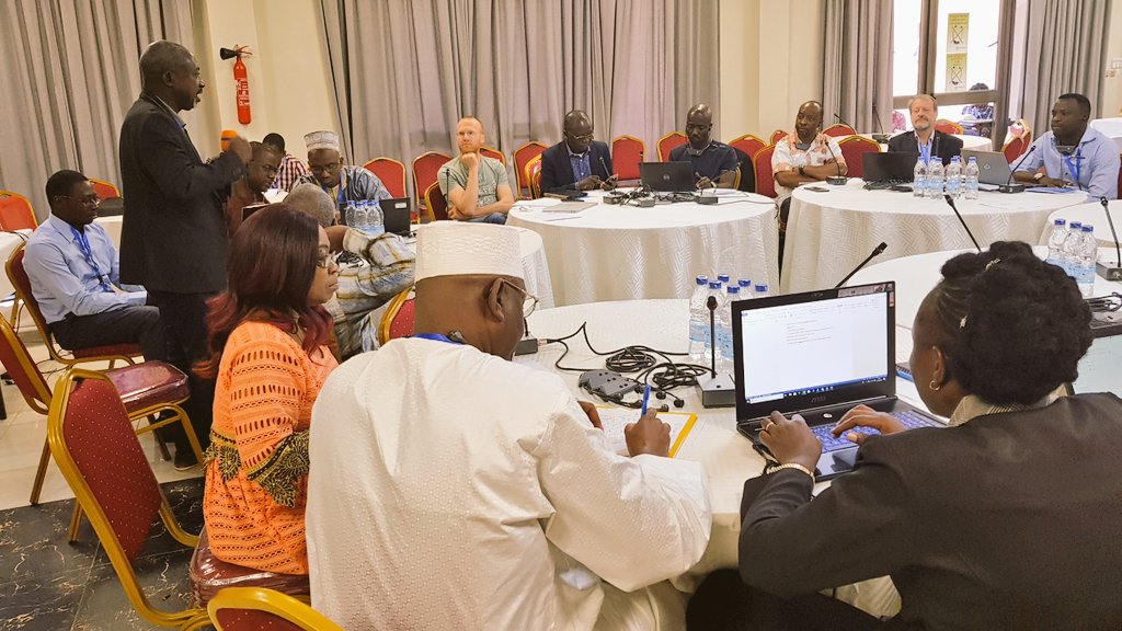OoasWaho's tweet photo. When partners meet, ideas come to life.
_
@OoasWaho partners meet at the 9th annual meeting of managers and partners of Health Information Systems and Integrated Disease Surveillance and Response in Abidjan.
_
#HealthInfoSystems #PromotingHealthThroughRegionalIntegration https://t.co/4frGpbXRiq