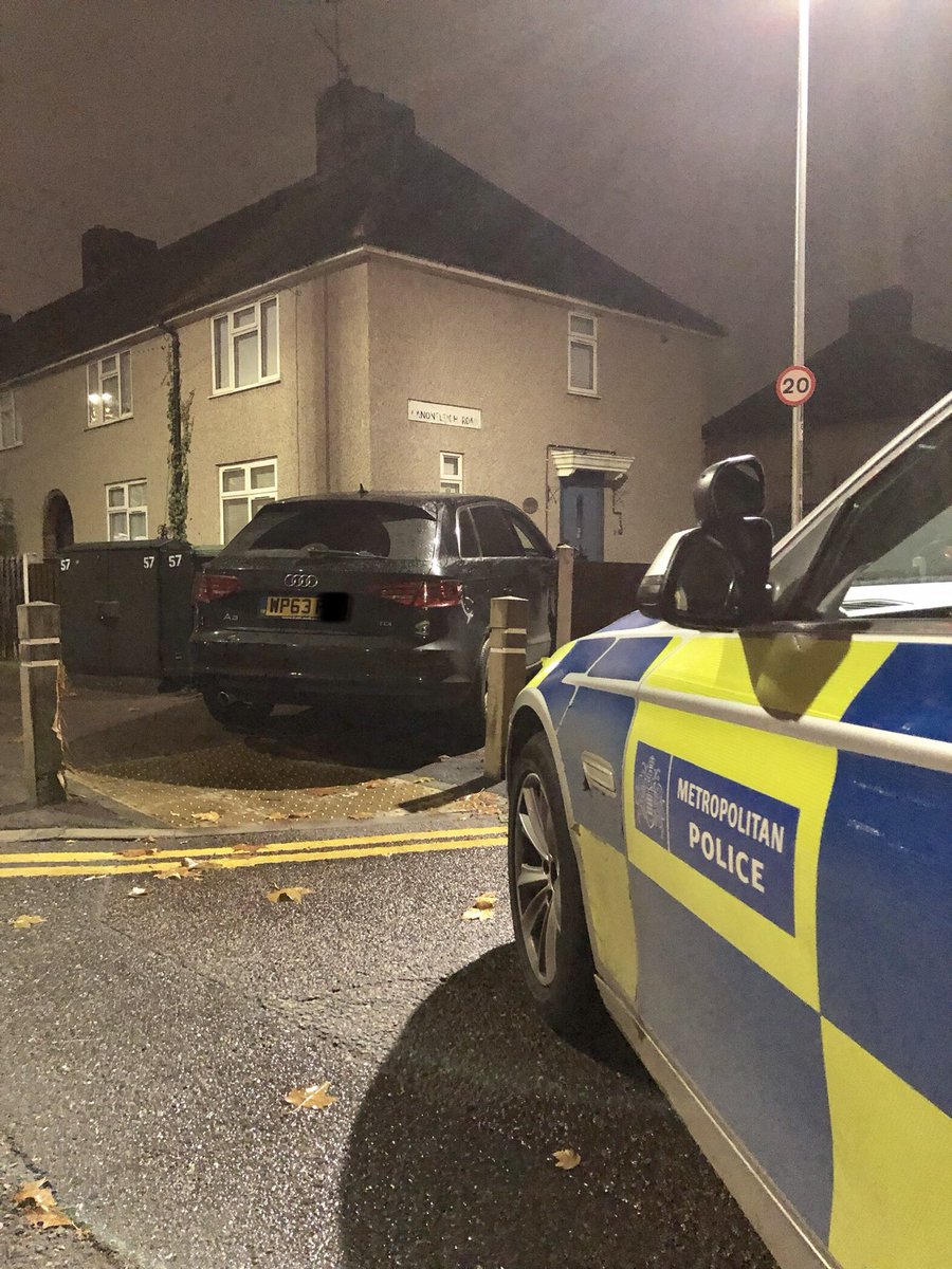MPSBarkDag's tweet photo. Another great team effort from #KGTeamB following a vehicle pursuit of a stolen car in #Dagenham. Two males arrested for aggravated vehicle taking amongst other offences. The driver also blew over 3 times the drink drive limit! https://t.co/3WcgkayjRW