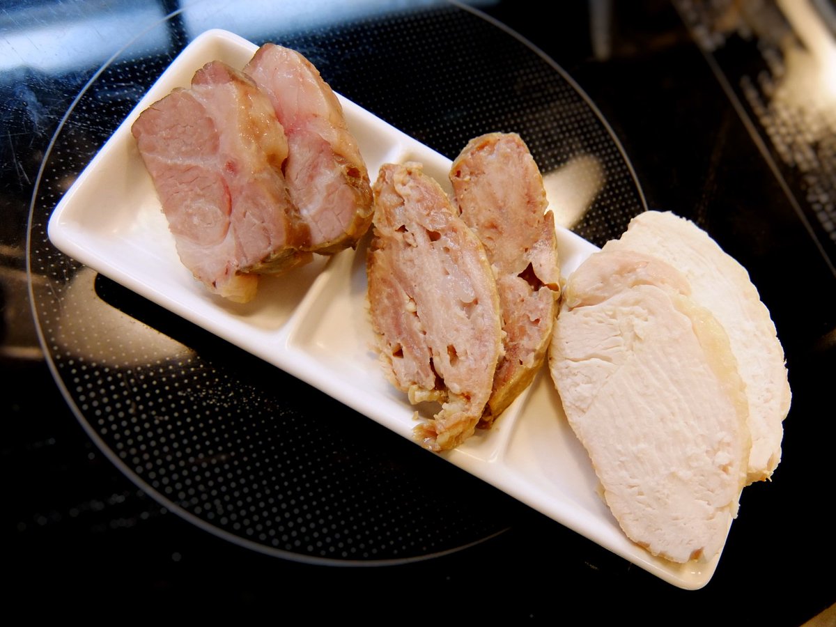 日比光則 ウルメイワシ 塩 米油 新生姜 65度24時間 肉料理のようなお手軽さで パックのまま魚を下ごしらえできるのです 魚の両面に塩を振りかけるだけ ポリ袋に入れたら米油 サラダ油など好みの油でok を少量いれて完了 パック以外の生ごみも出ません