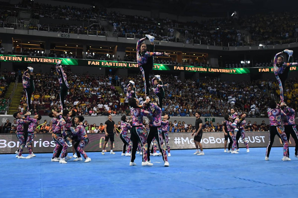 ABSCBNNews's tweet photo. @cedrickkbasco MOA Arena is back to the 70's with FEU Cheering Squad's routine #UAAPCDC2018 | via Mark Demayo, ABS-CBN News https://t.co/CSMJaFPfpw