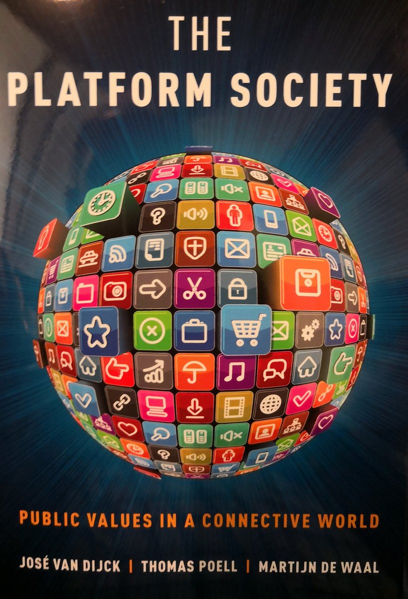 cscolari's tweet photo. Cuatro libros muy diferentes que diálogan entre sí #platforms #mediaevolution @unfernandezmas @monrodriguez @cajanegraedit @guersole @piscitelli @portal_com @FAlbarello @nigropatricia https://t.co/7uoG7bPMIo