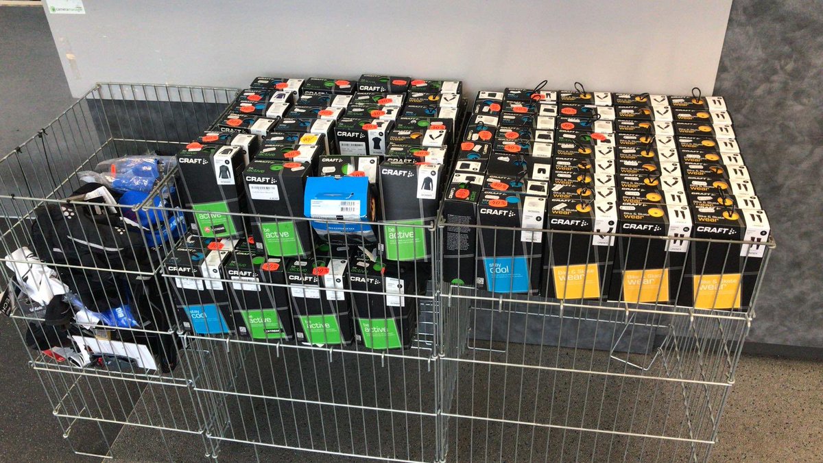 egbertsfietsen1's tweet photo. Sla je slag en krijg het niet koud! Op=op! Twee shirt van Craft voor maar € 55,-. Kom snel langs! @CraftSportswear #craftsportswear #craft #retweet https://t.co/flcgarW0e7