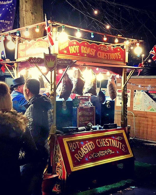 RooksandRoses's tweet photo. Harrogate Christmas Market by night #harrogatechristmasmarket #hcm18 
#hotchestnuts #roastchestnuts #christmas #christmasmarket #christmasshopping #rooksandroses #handmadejewellery https://t.co/DvUvmJrajn https://t.co/e6qcT08075