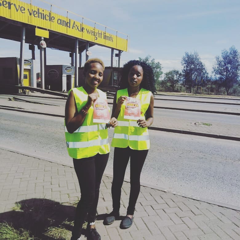 simbacorp_ke's tweet photo. Be on the look out for our brand representatives countrywide. Find out the goodies we have in store for you this festive season. #DoYouHaveADate? #BMW #Renault #Mahindra #Mitsubishi #FUSO #SimbaServiceSpecial
#SimbaAt50 https://t.co/EoLz8rKyPO