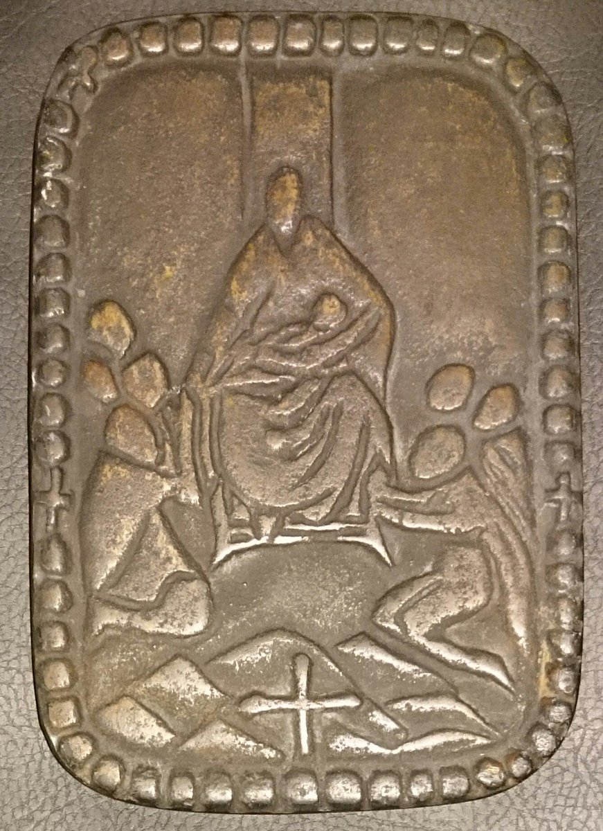 踏み絵」。キリスト教が禁止された江戸時代に、キリシタンを見つけ出す