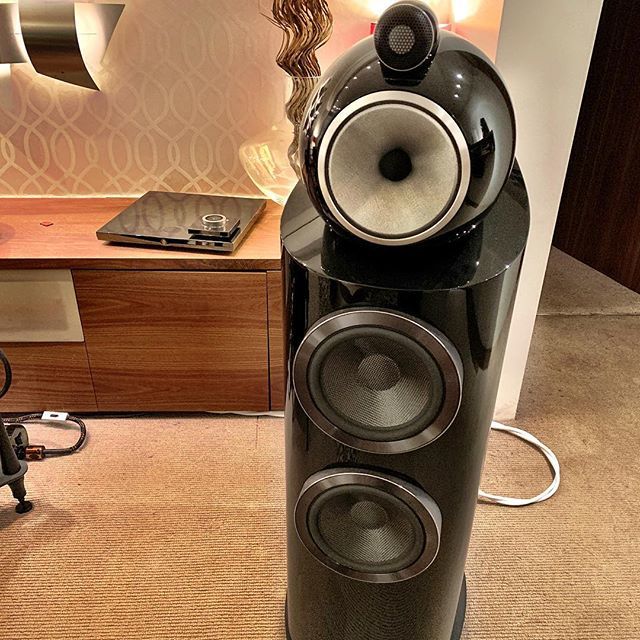 AudioVenue's tweet photo. This mornings demonstration setup B&W 802D3 powered by Devialet 440 Expert Pro. #bowerswilkins #devialet #devialet440 #amplifier #bandwlondon #800diamonds #802d3 #highend #audiophile #referencespeakers #speakers #audiophiles #hifi #hifispeaker #luxury… https://t.co/wcO6HqaZyI https://t.co/NadInw8EtJ
