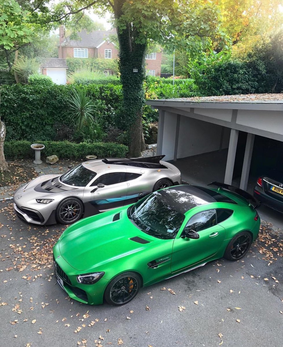 BERETTA1911A1's tweet photo. えっ!?未だ発売前の“メルセデス市販車初MRハイパー スポーツ“「 Mercedes AMG Project ONE ( 予価2億5000万円 ) 」があるガレージって、一体誰の!?!?
ひょっとして”秀津風親方さん“のモナコ別荘か?……
#MercedesAMGProjectONE https://t.co/GqSVOLrQw3