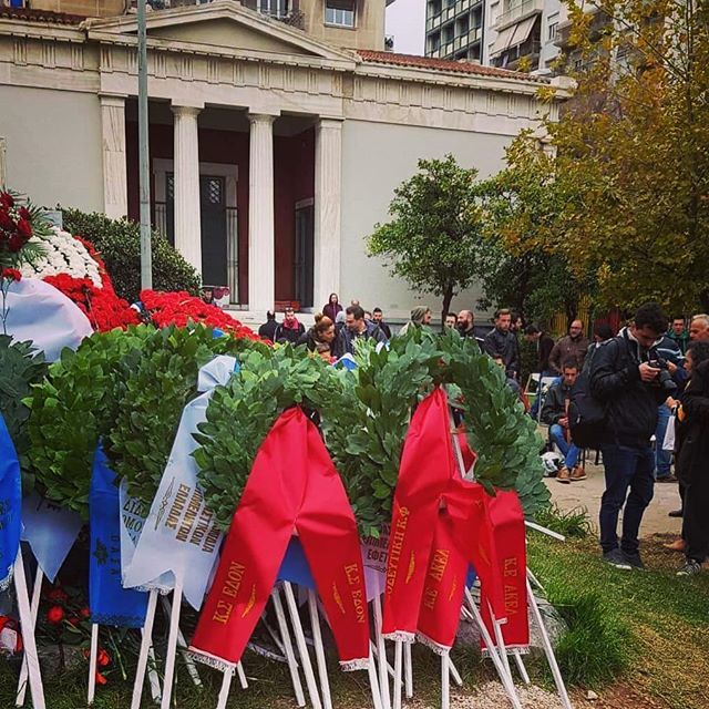 AKEL1926's tweet photo. Το ΑΚΕΛ τιμά τους ηρωικούς νεκρούς του Πολυτεχνείου που πότισαν με το αίμα τους το δέντρο της λευτεριάς, της δημοκρατίας και της προόδου
https://t.co/yL8E4nj1iQ https://t.co/Apj3GQKfmo https://t.co/QmsygmoehZ