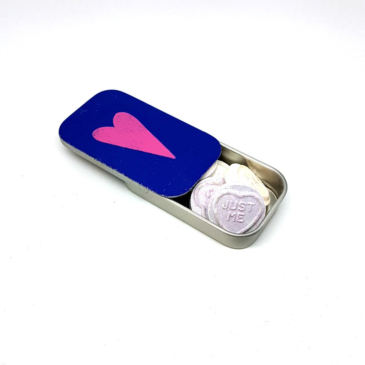 MaisyPlum2's tweet photo. Blue Heart Pill Box https://t.co/TzMcPORKpc #Eshopuk #etsyselleruk #EtsyUK #OlineshopRT #87RT #PillContainer https://t.co/PkoW56HXhx