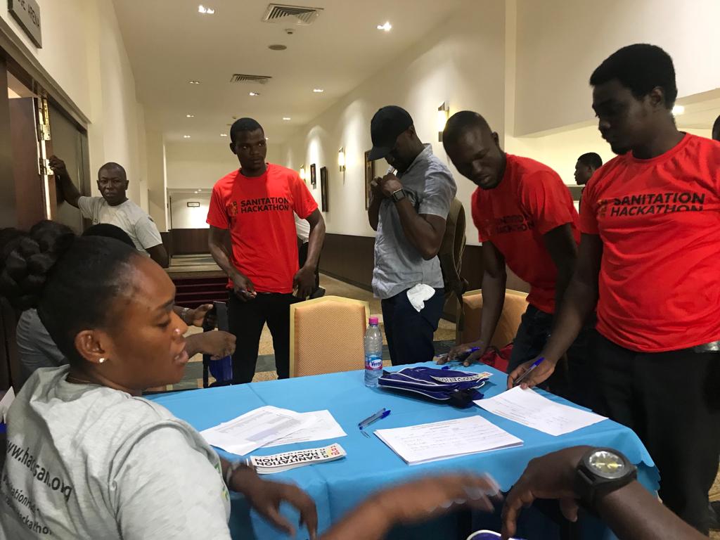 Participants ready for the first day. Registration in process