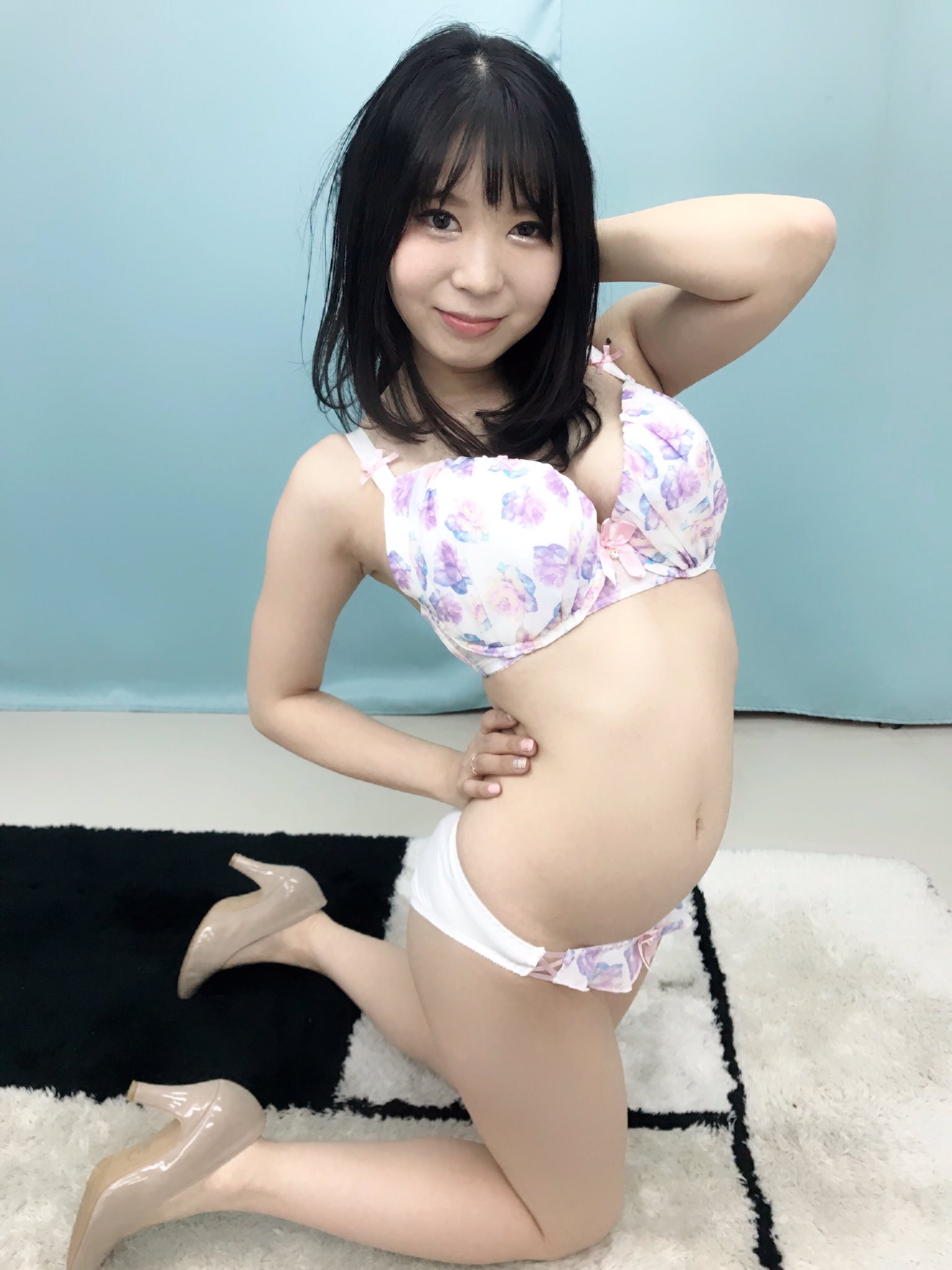 わいわいfactory on X: 真白ここちゃん、下着撮影です♡ t.coKxGOZQaIM0  X