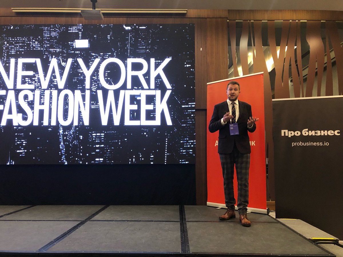 epam_belarus's tweet photo. Наши коллеги Сергей Бойко и Павел Либер @flasherrr  выступили на Hardware congress  2.0 с веселыми историями о EPAM  Garage:) Но на самом деле истории о  серьёзных разработках и недетских  вызовах, которые коллеги из Garage  делают реальностью каждый день. 😎 #EPAMGarage #EPAM https://t.co/w39M5emO22