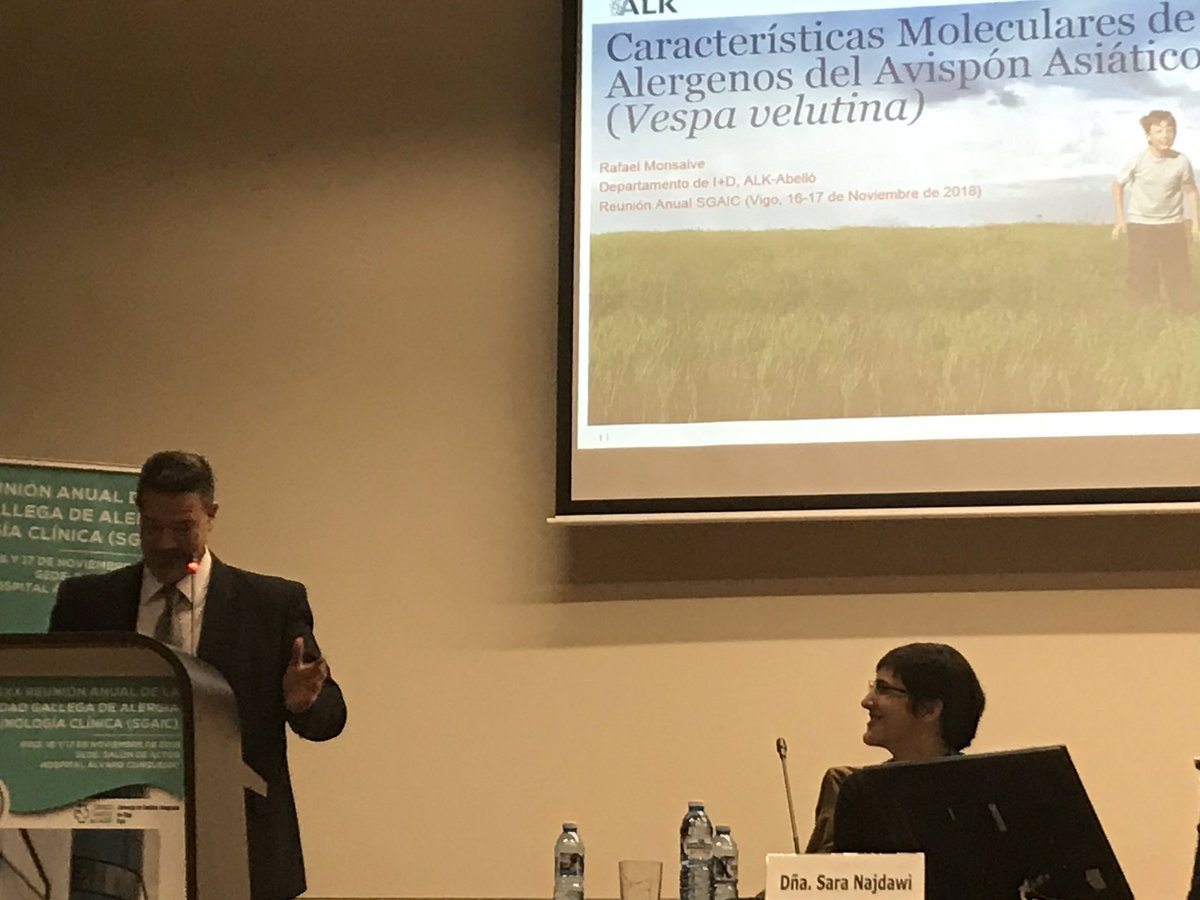 CarlosSimon09's tweet photo. #SGAIC2018 Rafael Monsalve habla sobre las características moleculares del veneno del avispón asiático https://t.co/GJifjYvqEU