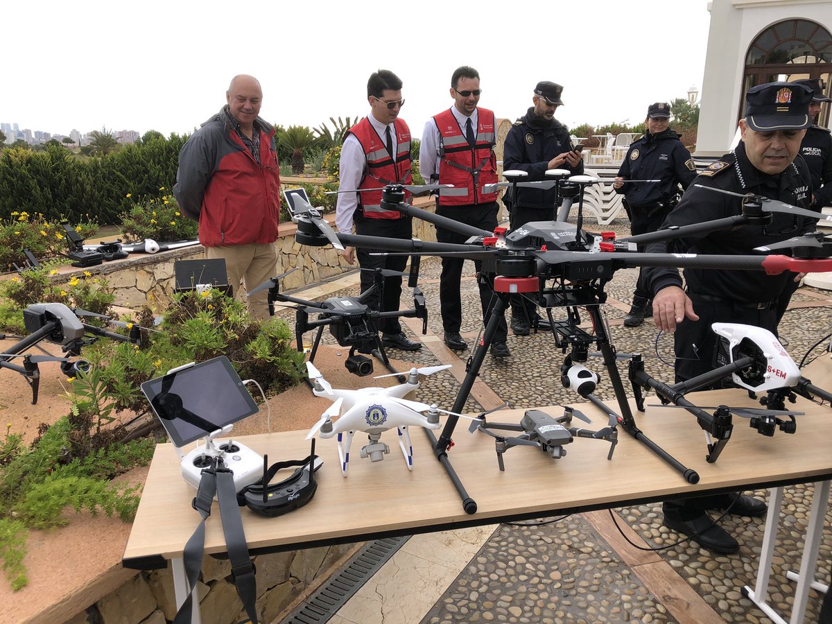 Congreso_ICV's tweet photo. Congreso Valenciano de Seguridad Local.
#PolicíasLocales #AVSRE  
#SeguridadLocal2018 
#SeguretatLocal2018
Exhibición de #DRONES de @POLICIALOCAL #ValldeUxo y #AVSRE https://t.co/amWZHr5cqU