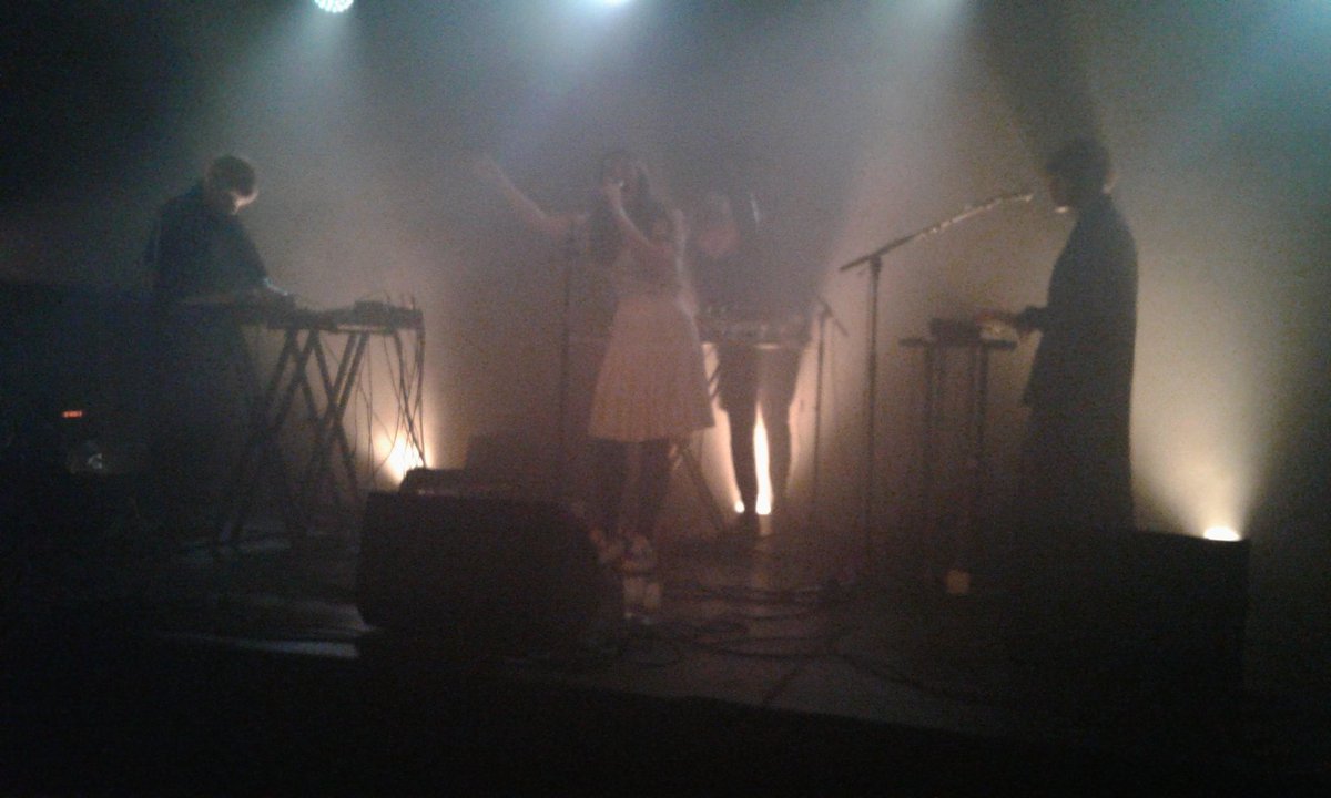 midnightcapt's tweet image. 28th concert of 2018 @harelbeke #ccspoor org. #tweeklank
 Bands #rumours &amp;amp; #beraadgeslagen
Both so intense... Wonderfull