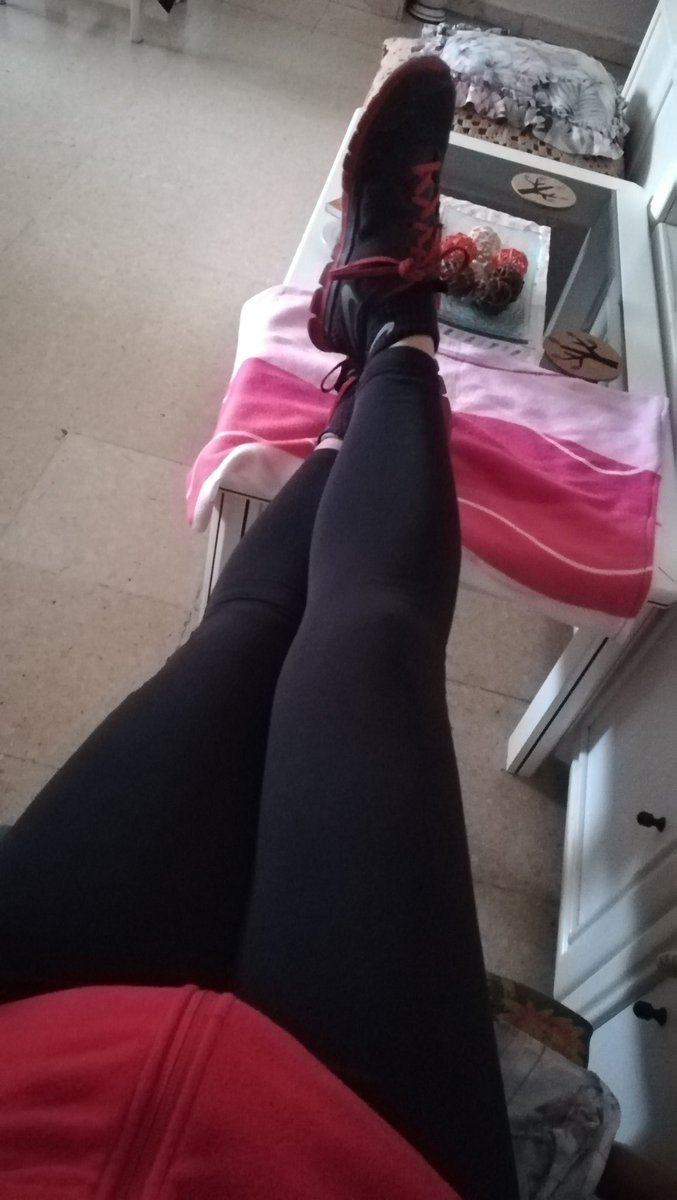 maria6tata's tweet photo. Cuando te tiras desde las 7 corriendo y no puedes tirar de tú propio cuerpo
#desparrame https://t.co/7FN6kNWjsF