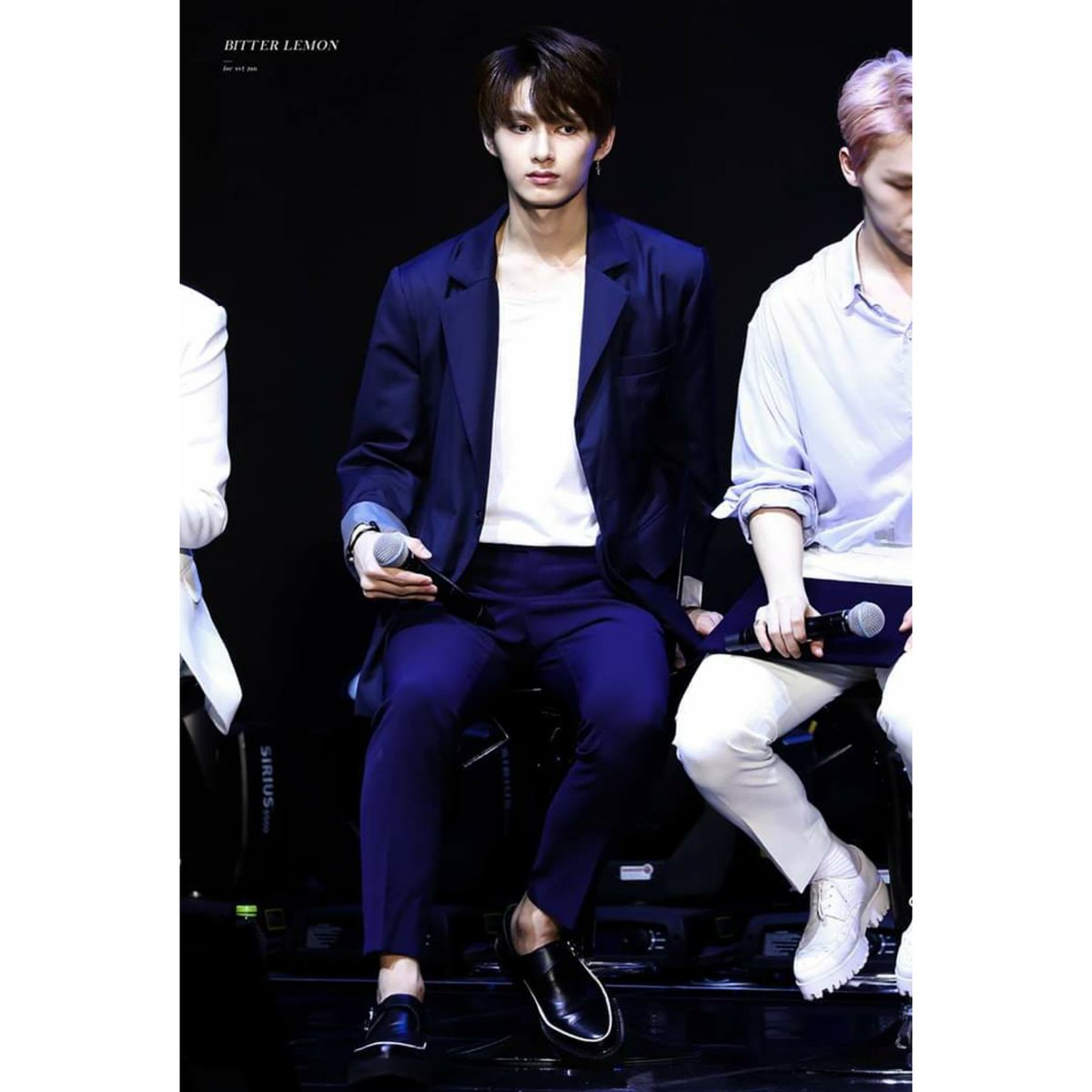 GaluhTiaraKU's tweet photo. Seventeen jun Handsome 🔥🔥🔥😍 #Style #SaytheName17 #Seventeen #Jun #Carat #PledisEnt @pledis_17 https://t.co/srskPoo8v3