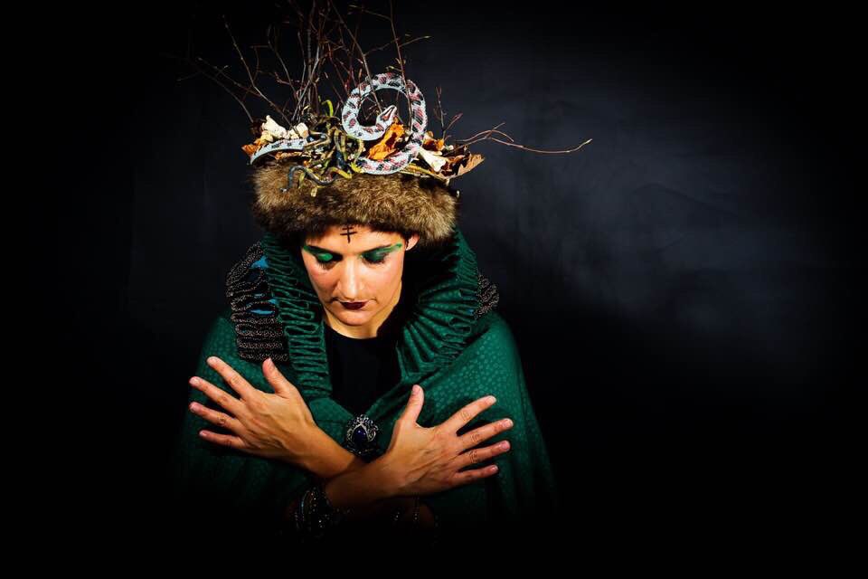 BalcombChloe's tweet photo. Koringa- Snake and Crocodile Enchantress, don’t miss last few tickets! Female Funambulists Frost Fair Performances, December 8th, 2.30 &amp; 4pm, Sharrow Old School, Sheffield S7 1DB. Eventbrite. #circus#poetry#performers# womensart#lovesheffield https://t.co/K3ZVxbTkoU