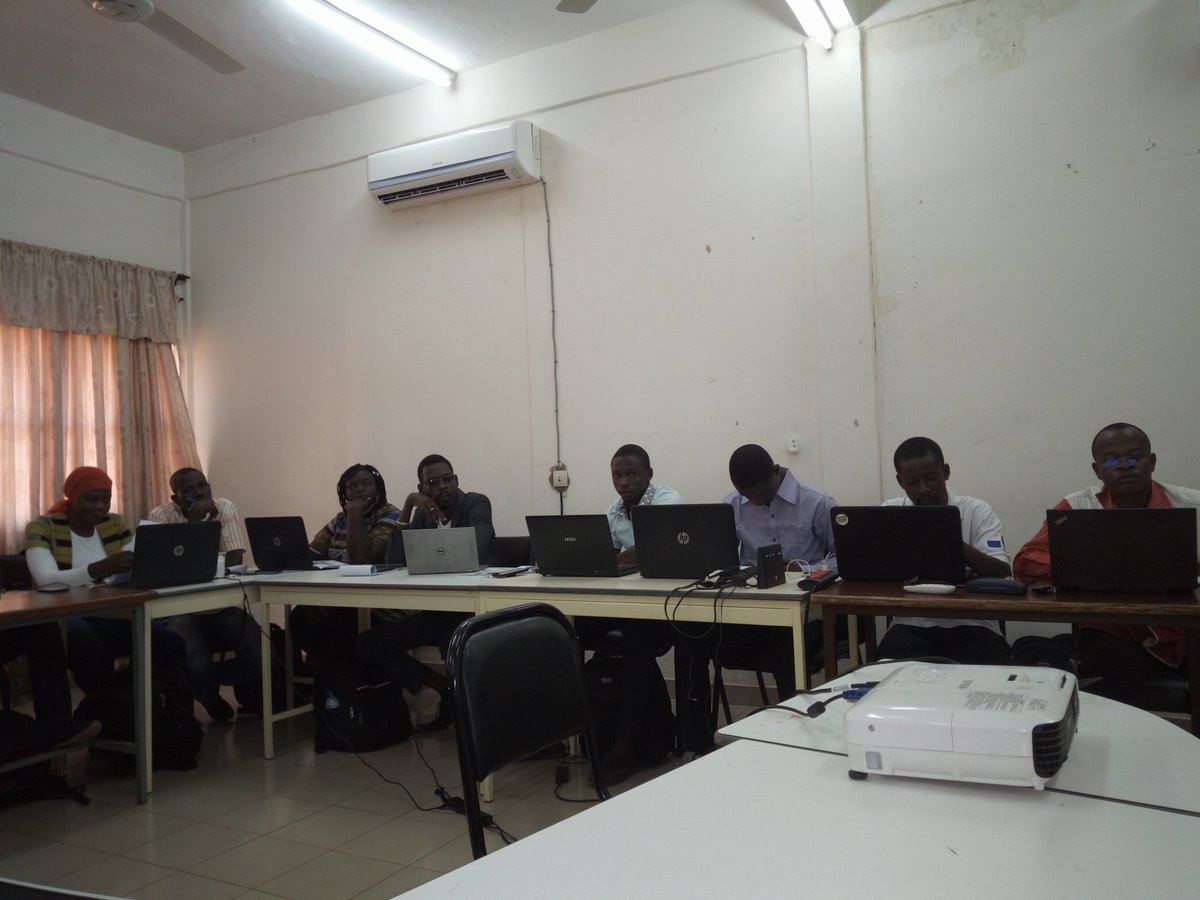 MindiebaOUALI's tweet photo. "Le but du programme @presimetrebf est de contribuer à l'encrage démocratique.''
Sonia Mantoro, chargée de programme à Diakonia
#PresimetreBF #Blogcamp2018 #ABBurkina https://t.co/zO6b2VNwVH