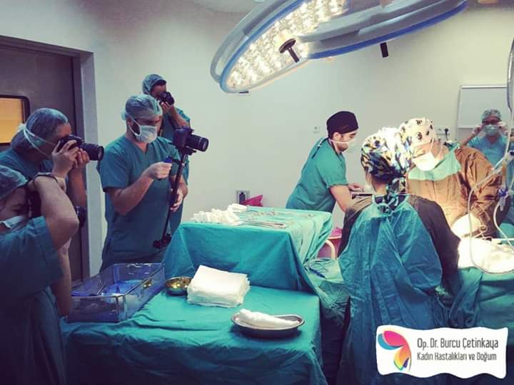 Kadraja alanların, kadraja takılması konulu çalışmamız 😂😍 Mutlu haftasonları👩‍⚕️🍀

🦋🦋 #tbt  #opdrburcucetinkaya #kadıninfertilitesi #kadinhastaliklari #kadindogumuzmani #dogum #cerrahi #vajinismustedavisi #vajinismus #fotoğraf #doğumfotoğrafçısı #cumartesi #burcucetinkaya