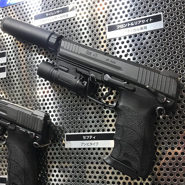 FIRSTで予約購入すると保証付き！】 HK45のカスタムモデルにブラックが