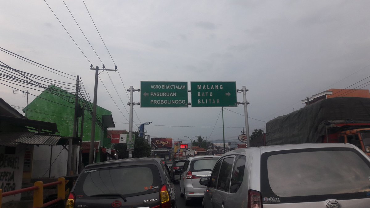 opie_soe's tweet photo. Pertigaan purwosari ramai lancar cuaca mendung @e100ss https://t.co/rLFM76vjTu