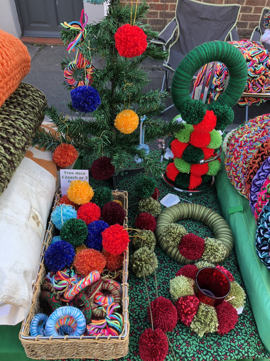 Knitsunique's tweet photo. All set up at Upper Gardner Street Brighton with Christmas decorations on sale. #Brighton #handknitted #northlaineshopping https://t.co/CVttrhGQnQ