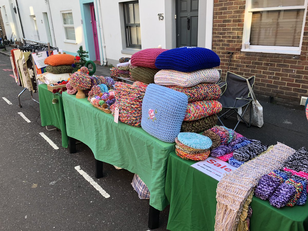 Knitsunique's tweet photo. All set up at Upper Gardner Street Brighton with Christmas decorations on sale. #Brighton #handknitted #northlaineshopping https://t.co/CVttrhGQnQ