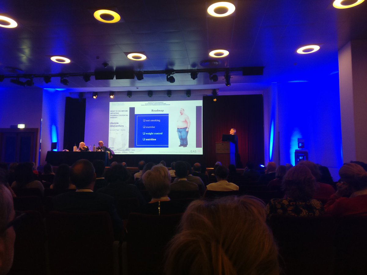 NazarioLeao's tweet photo. #SITeCS International Workshop Naples
Bernard Foger lecture on lifestyle modifications https://t.co/xgx6eRm1Mq