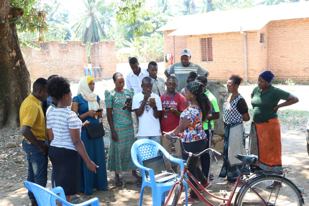 Amour_Nyalusi's tweet photo. Training to local community of Lubaga village in Kyela District for the mapping of hypherlocal boundaries using @OpenDataKit which will help health facilities in Bujonde ward to trace their patients especially during Cholera outbreak
@DataZetu @HOTTanzania @hotosm @TheMissingMaps https://t.co/dPWV4znfMT