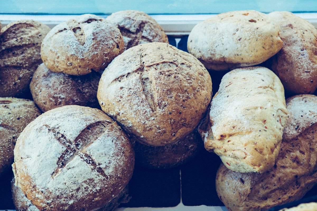 AmeliesEvents's tweet photo. “Christmas for me is about taking the time to relax with the people you love, sharing delicious food and indulging in the little things.”  @BakerTomsBread @AmeliesEvents team can’t agree more Baker Tom's on menu feast nights #PortEliot #FitforaKing Book https://t.co/tiKksFM9EC https://t.co/tkcJ1uWhXT
